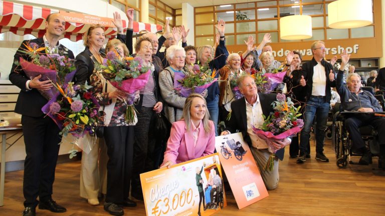 Nieuwe duofiets onthuld bij Onderwatershof Rijswijk: "Het begint echt een mooie traditie te worden"