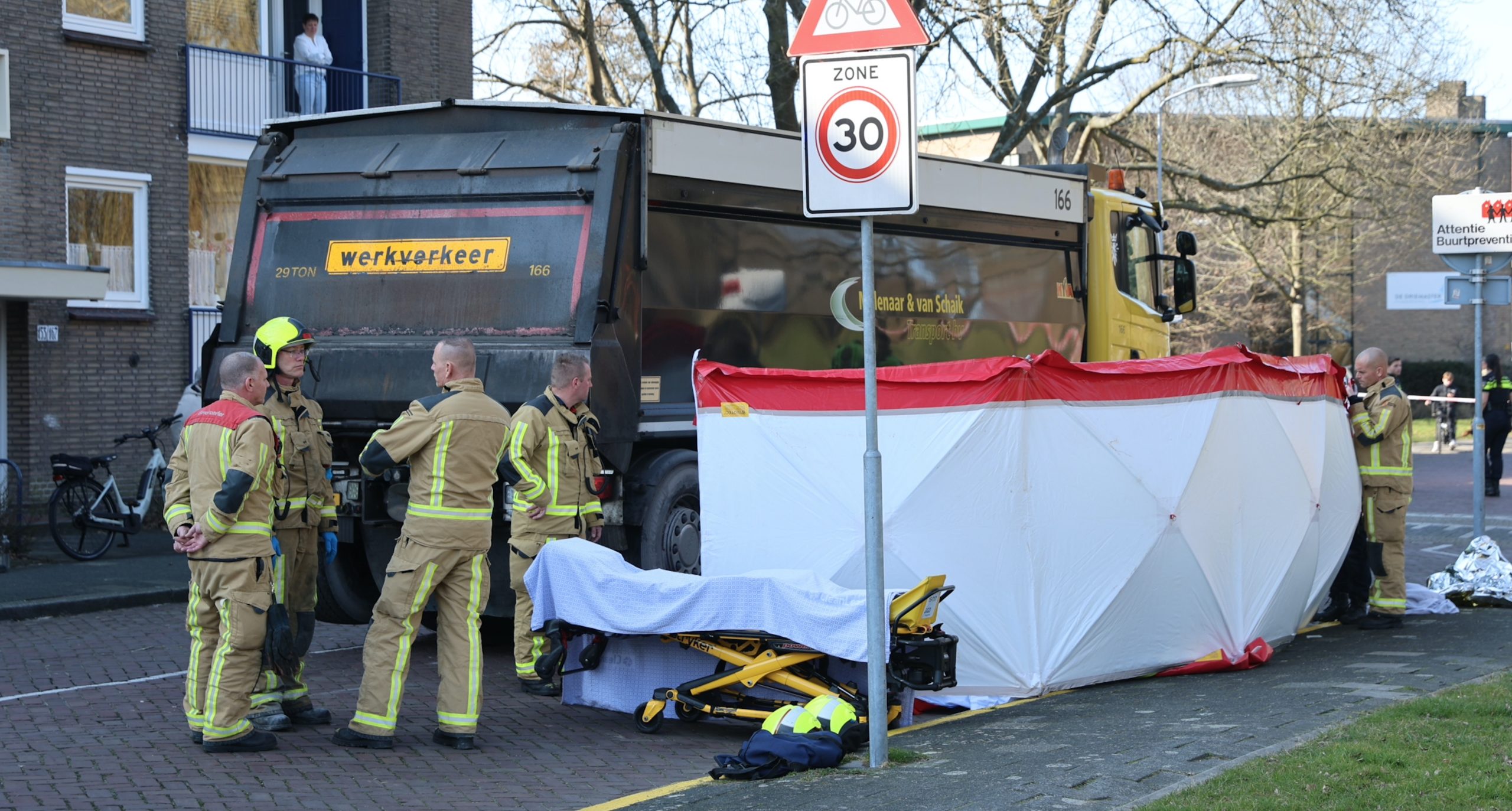 58-jarige vrouw overleden na ongeval met vrachtwagen in Voorburg