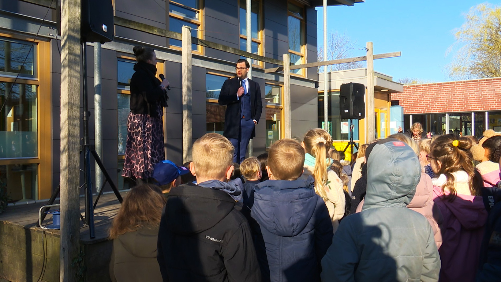 [VIDEO] Feestelijke opening van twee nieuwe schoolpleinen bij Sint-Jozefschool in Nootdorp