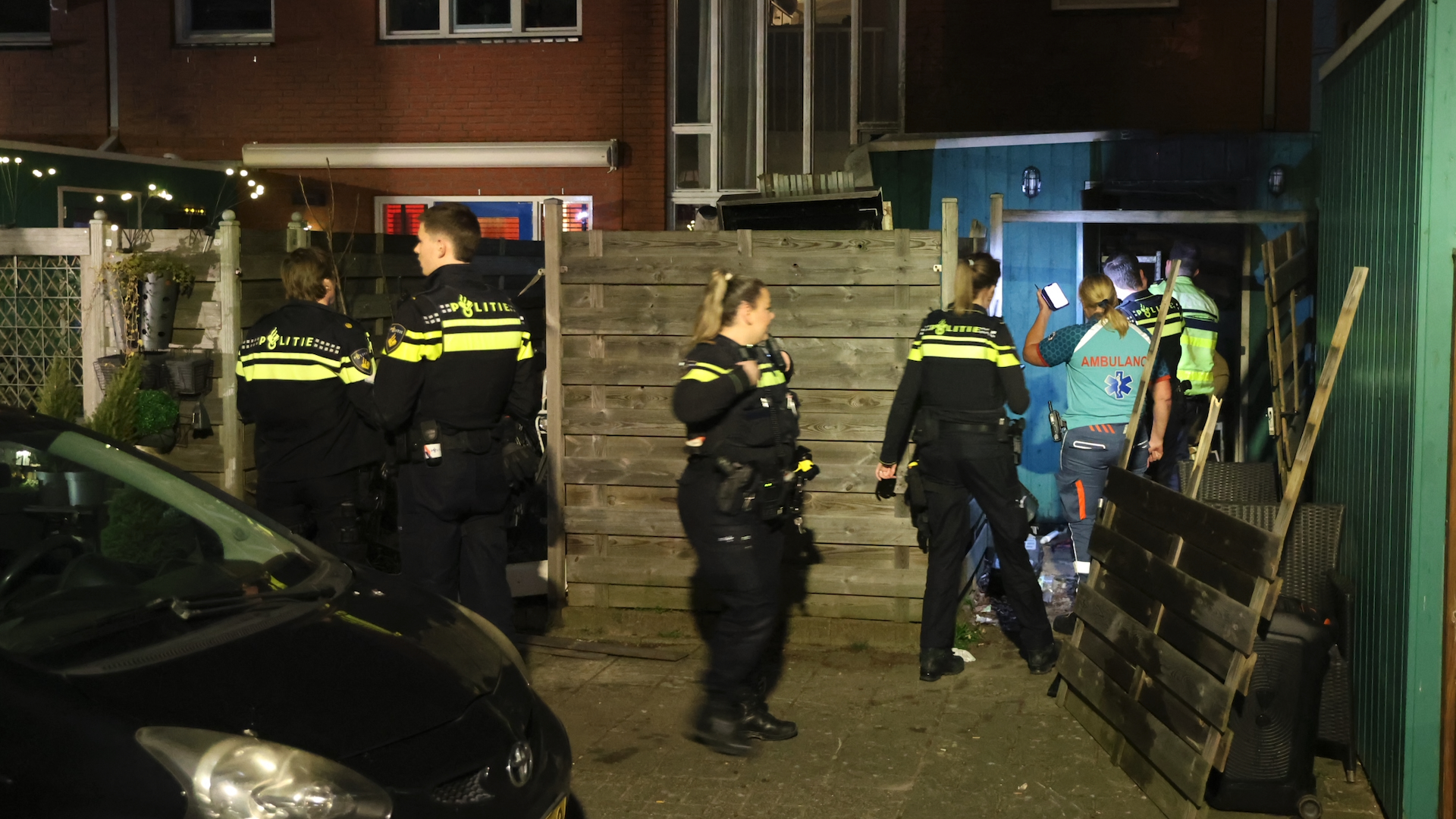 Twee gewonden nadat schuur ingestort bij explosie achtertuin Maria van Wilsveenhof