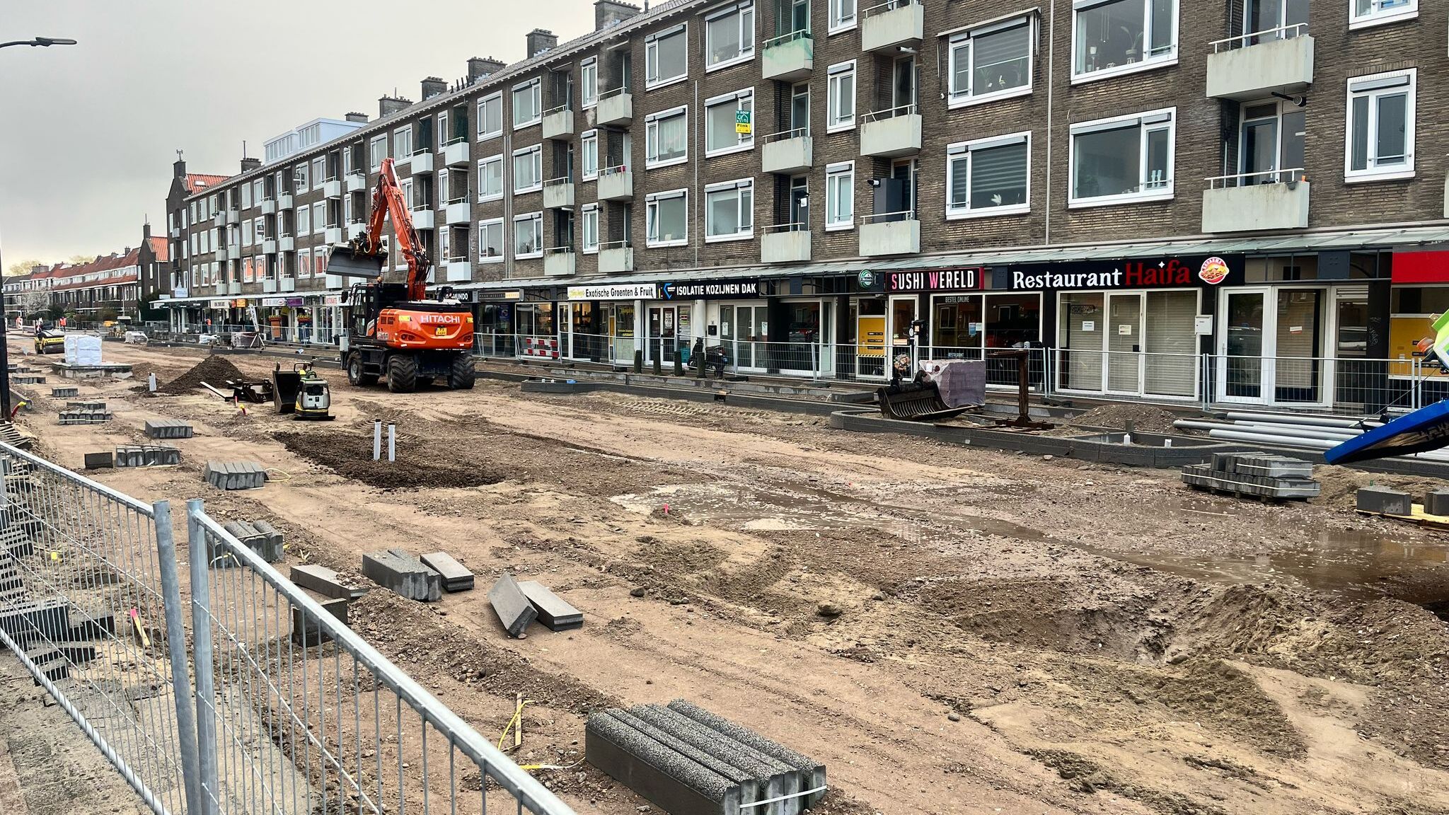 [FOTO’S] Afsluiting van kruising Lindelaan voor asfalteringswerkzaamheden