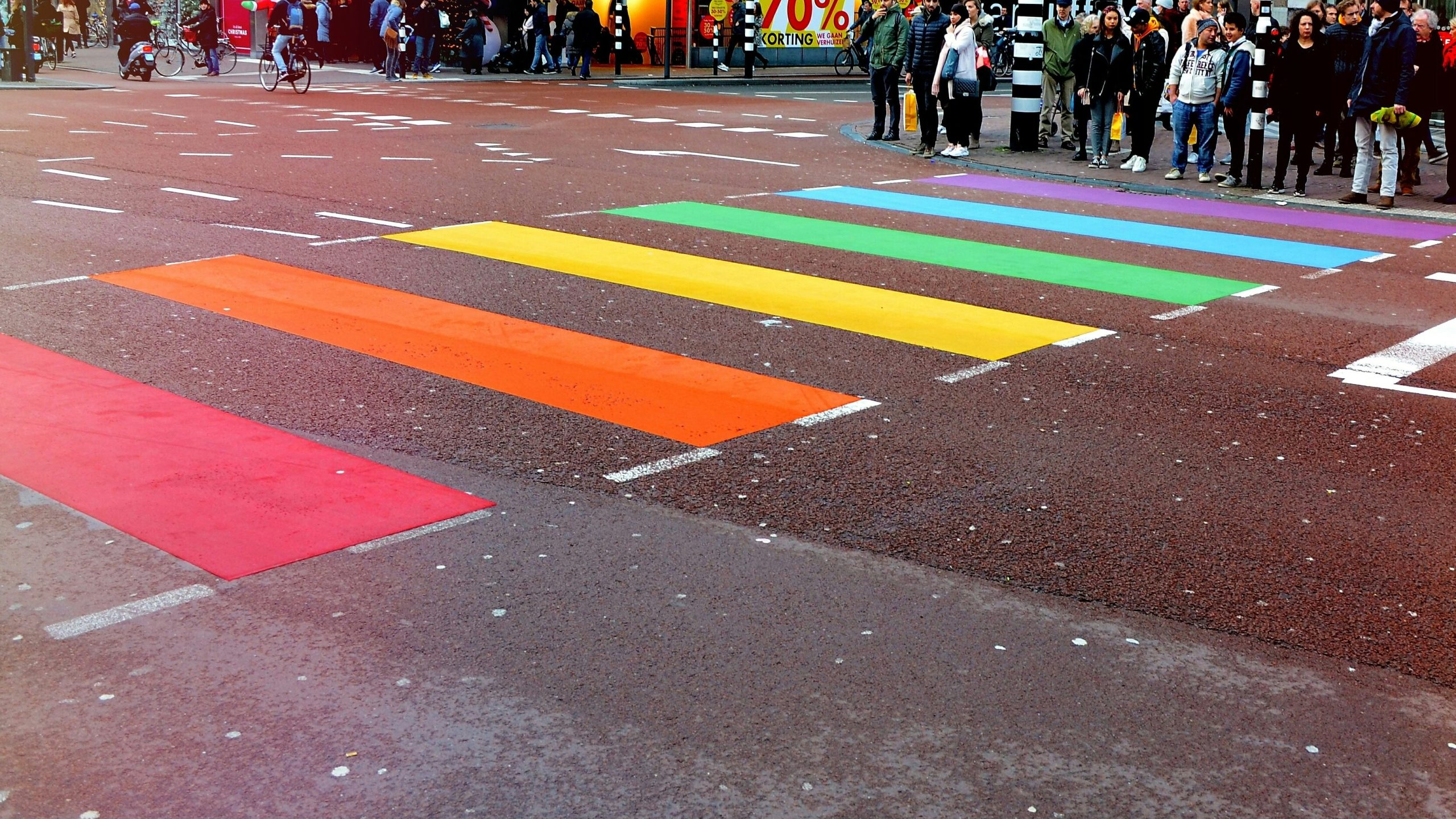 Veel kritiek over toekomstige Regenboogzebrapad aan de Huis te Landelaan: “Zeker een 1 april grap”