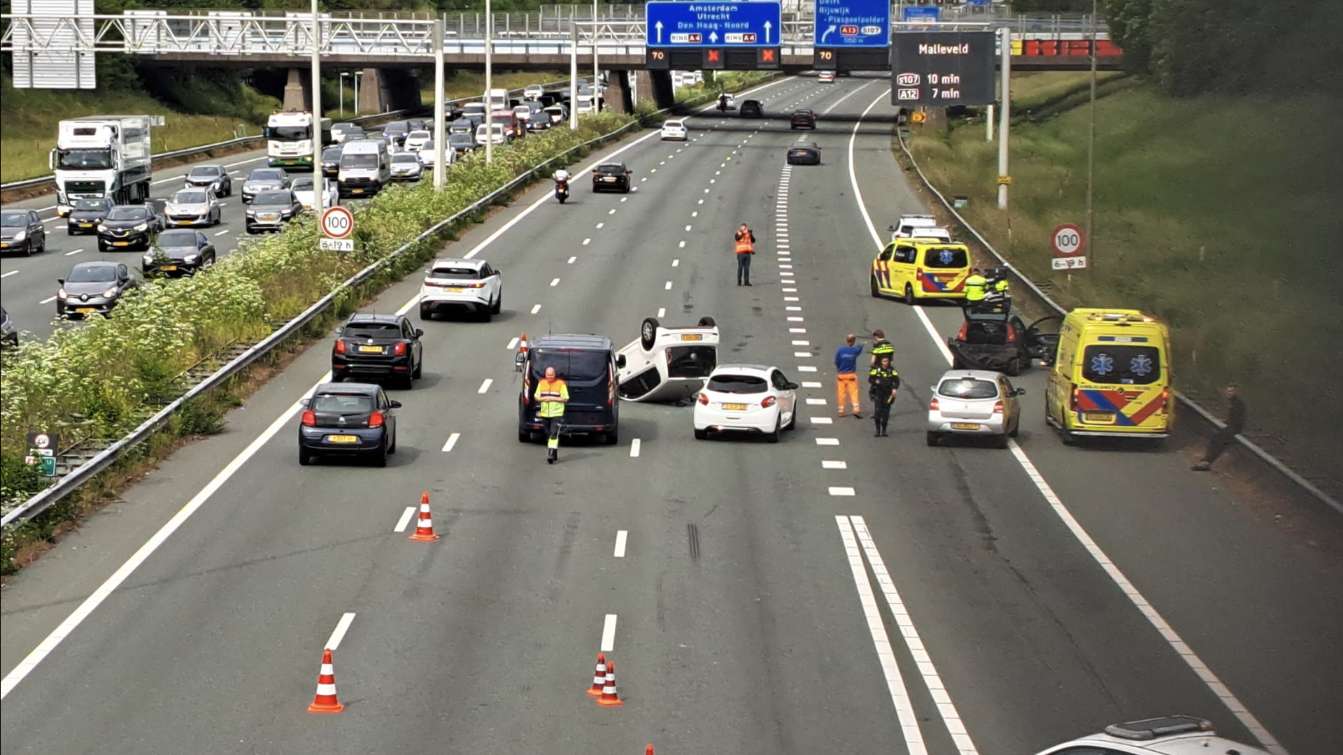 Meer dan 30 minuten file door ongeval op A4 bij Rijswijk richting Amsterdam