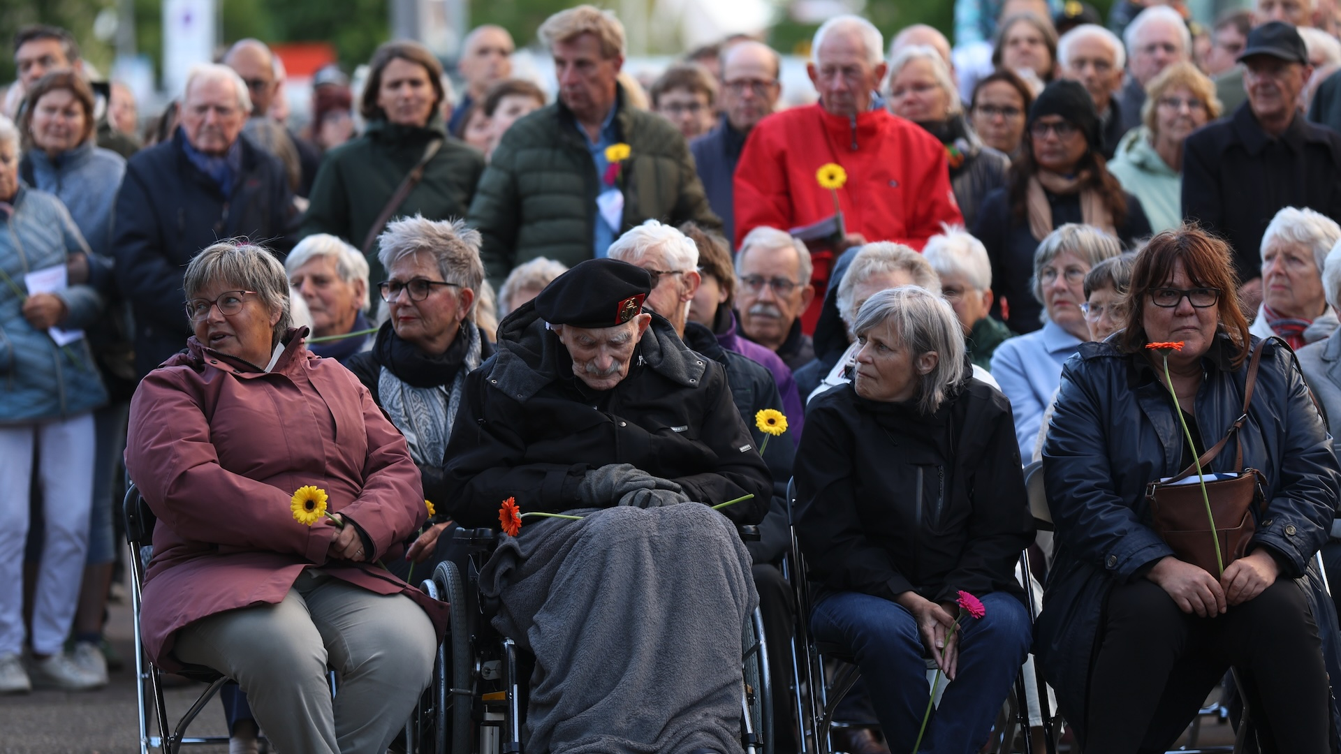 Veteraan Gerard de Bruin (102) bij herdenking Pijnacker