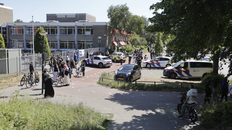 [UPDATE 17:45] Leerling (15) gewond bij steekpartij Rijswijks Lyceum Rijswijk