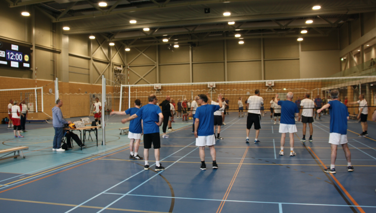 Volleybaltoernooi voor (ex-)hartpatiënten in Sporthal De Altis