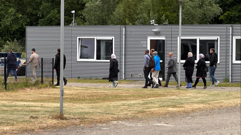 Rijswijk verwelkomt eerste bewoners noodopvang: 'Iedereen verdient veiligheid'