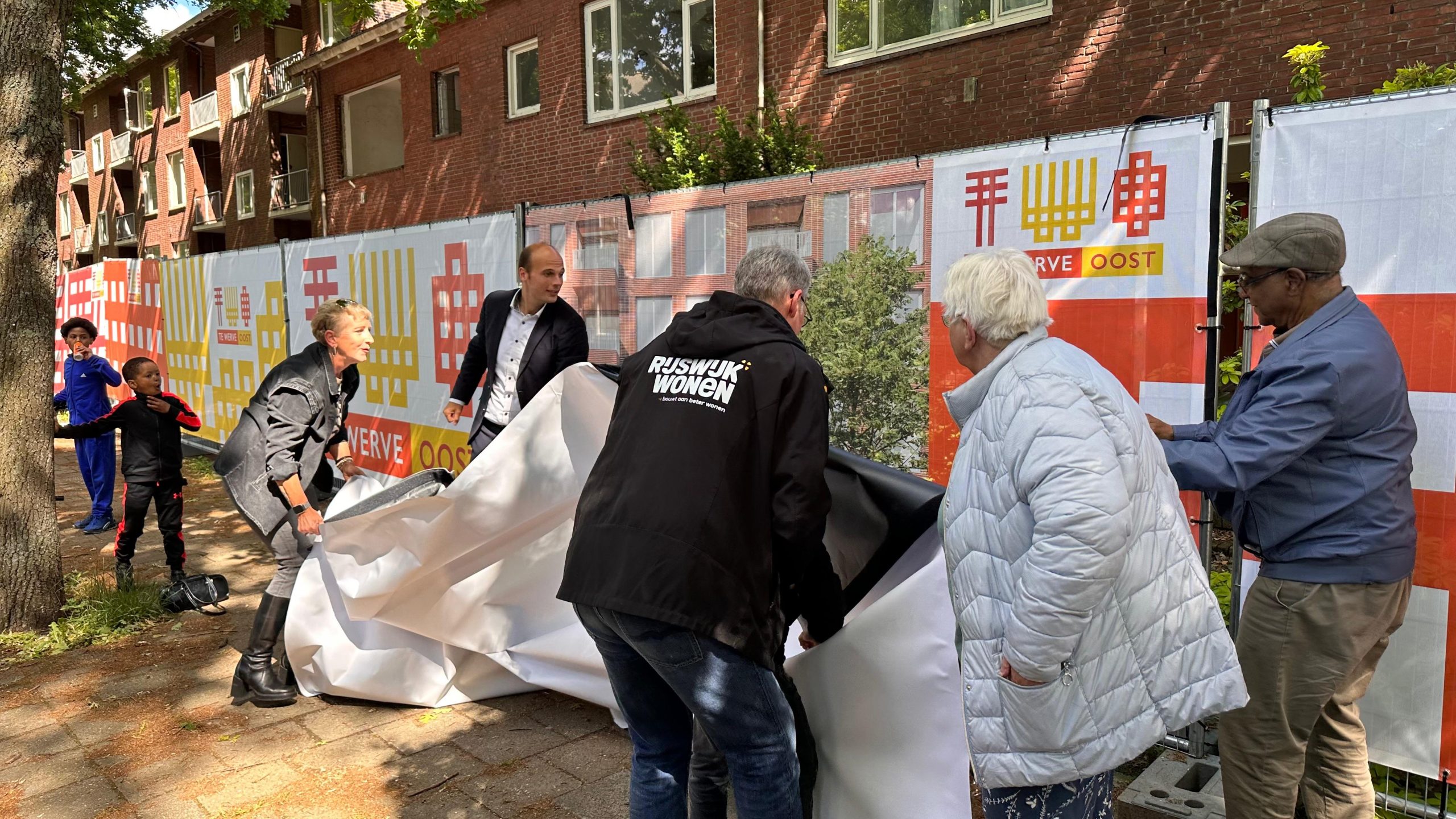 [VIDEO] Start grootschalige renovatie in Te Werve-Oost: Bijna verdubbeling, van 332 woningen naar 596 woningen