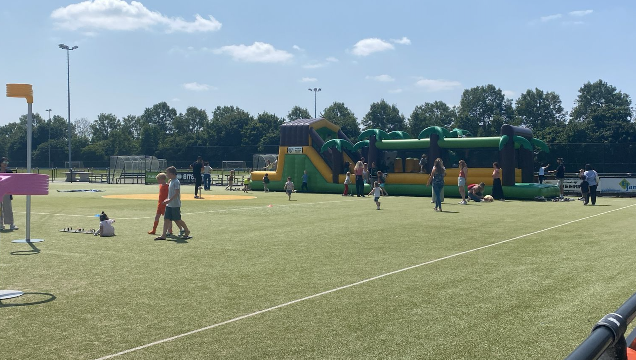 [VIDEO] Spelplezier bij Refleks tijdens Nationale Buitenspeeldag: ‘Het is belangrijk dat kinderen buiten kunnen spelen’