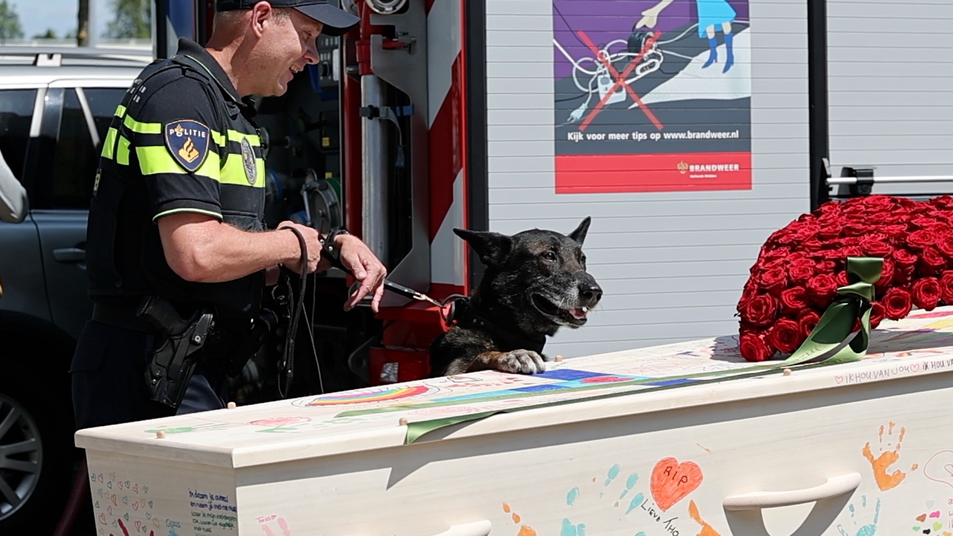 Erehaag voor overleden hondengeleider en brandweerman Thomas Schenderling