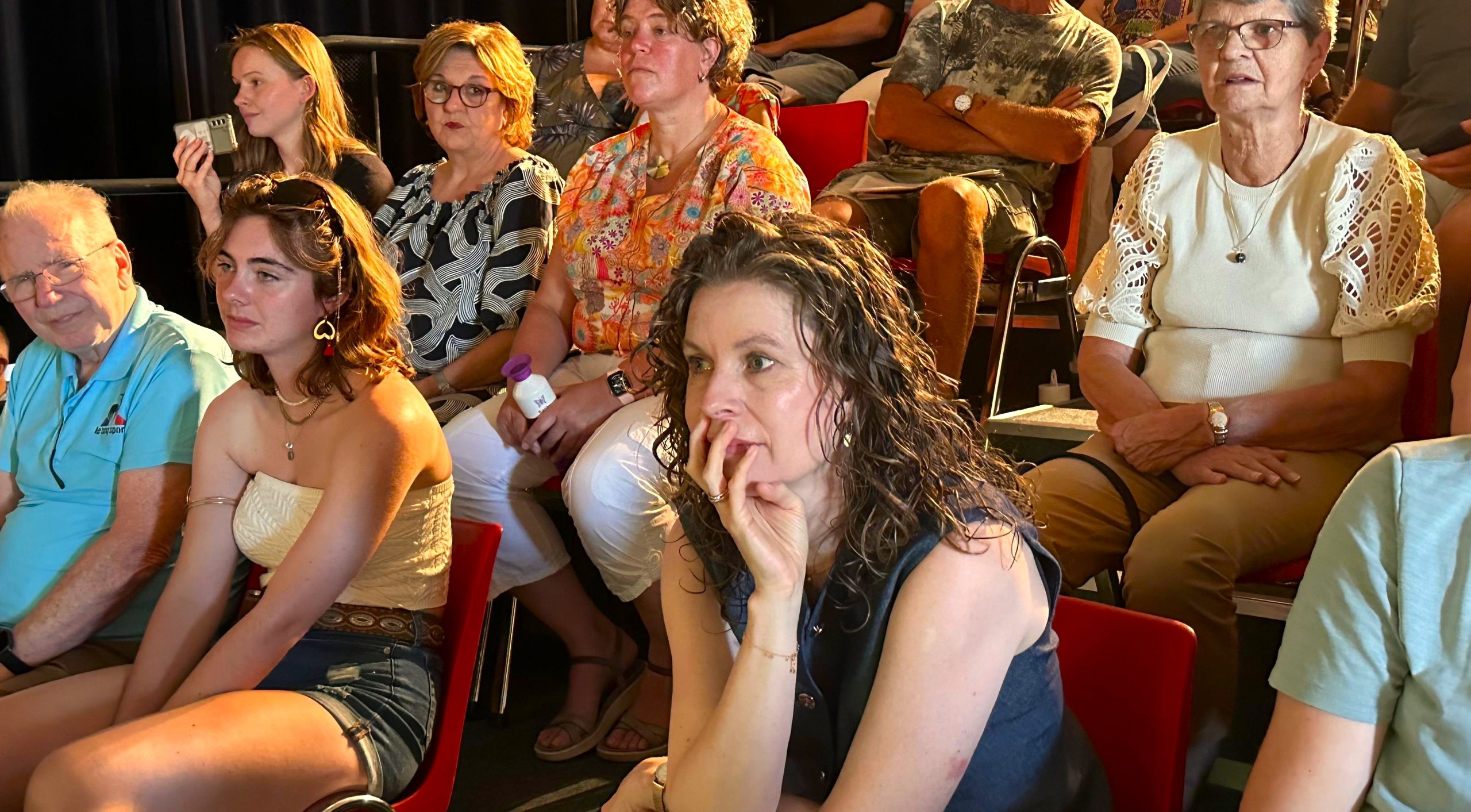 Afscheid van een drijvende kracht: Esther Dol neemt na acht jaar afscheid als voorzitter van RJT Musicals Afscheid van een drijvende kracht: Esther Dol neemt na acht jaar afscheid als voorzitter van RJT Musicals