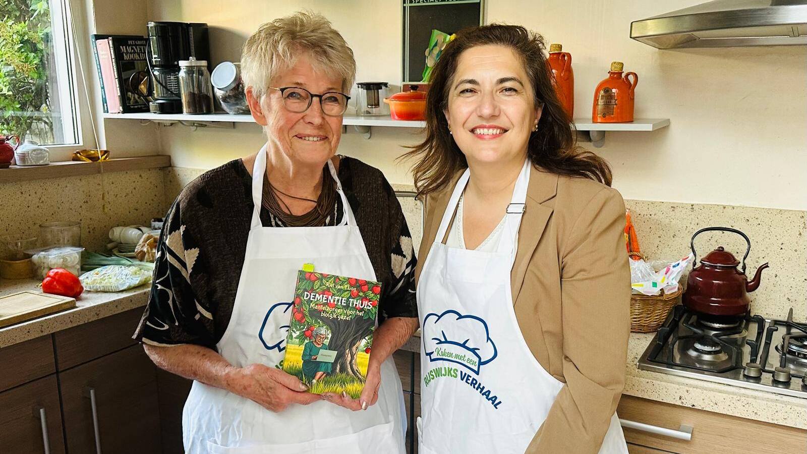 Burgemeester gourmet met mantelzorger Riet en bespreekt dementiezorg