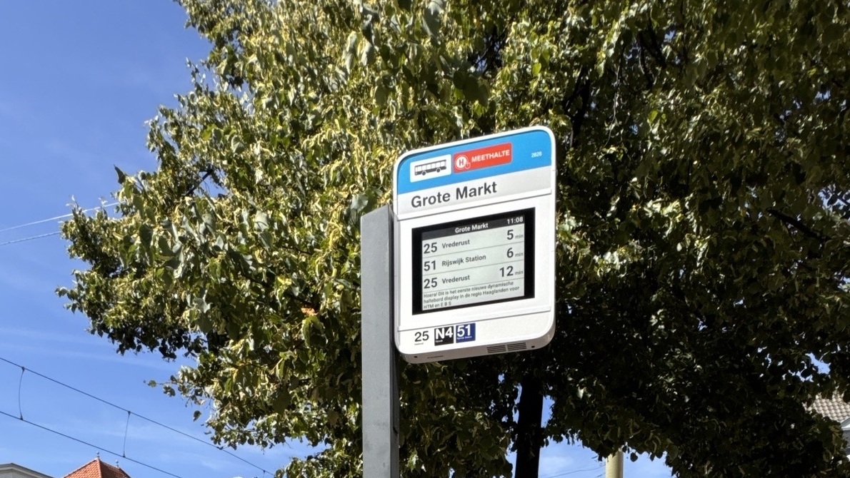 Nieuwe digitale halteborden geven reizigers altijd actuele vertrektijden