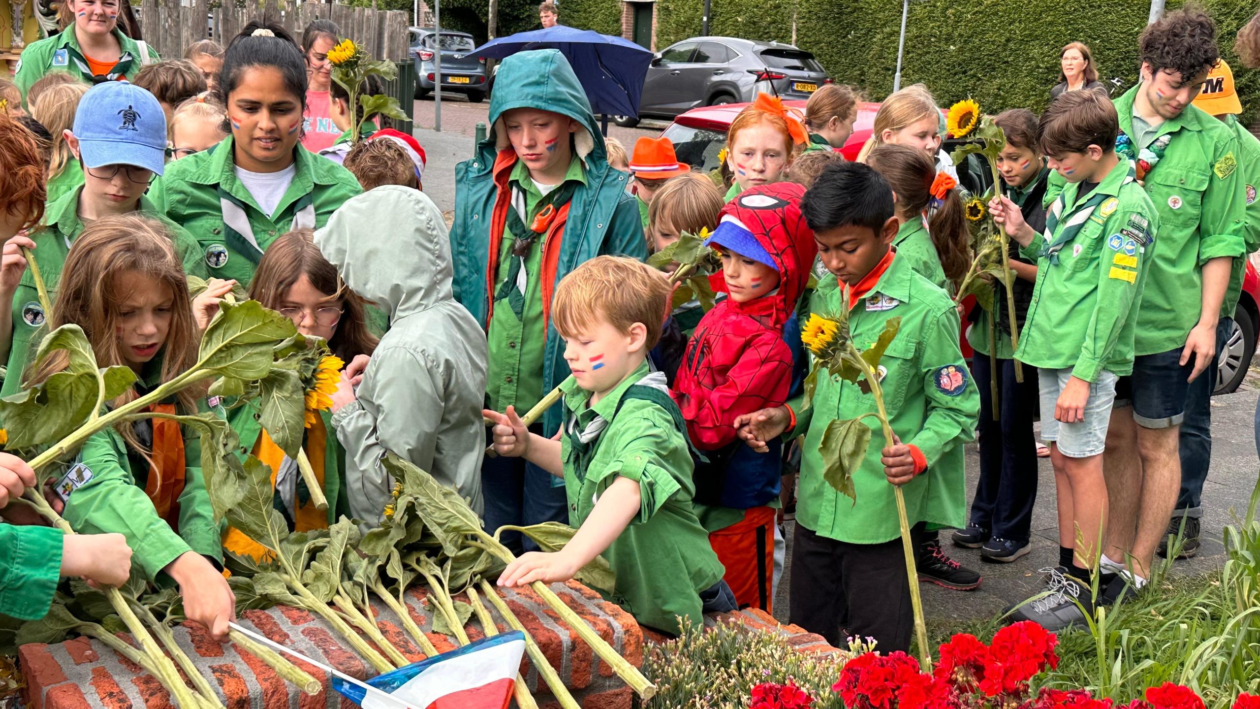 [VIDEO] Vergeten bevrijdingsmonument herontdekt en feestelijk hersteld in Rijswijk: ‘Niemand wist meer wat het was’