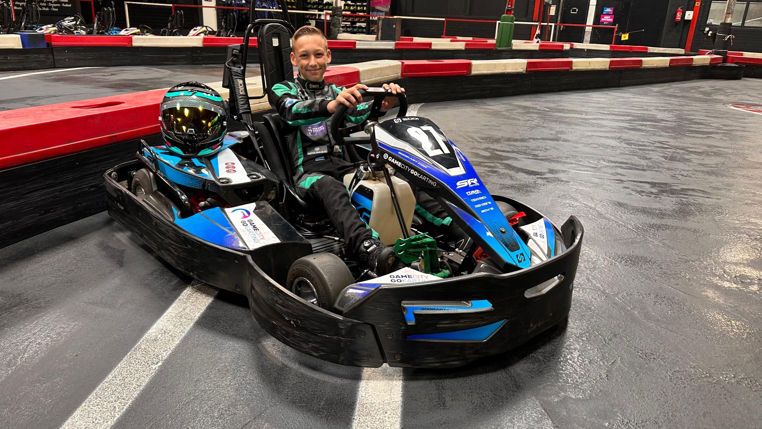 [VIDEO] Damian van der Bijl (13) geldt als toptalent in kartingwereld: “Vanaf dag één voelde ik mij thuis op de baan”