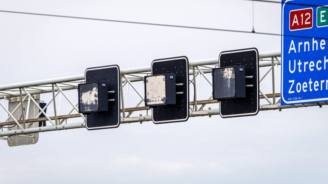 Wit uitgeslagen matrixborden op A4 bij Rijswijk: wat is er aan de hand?