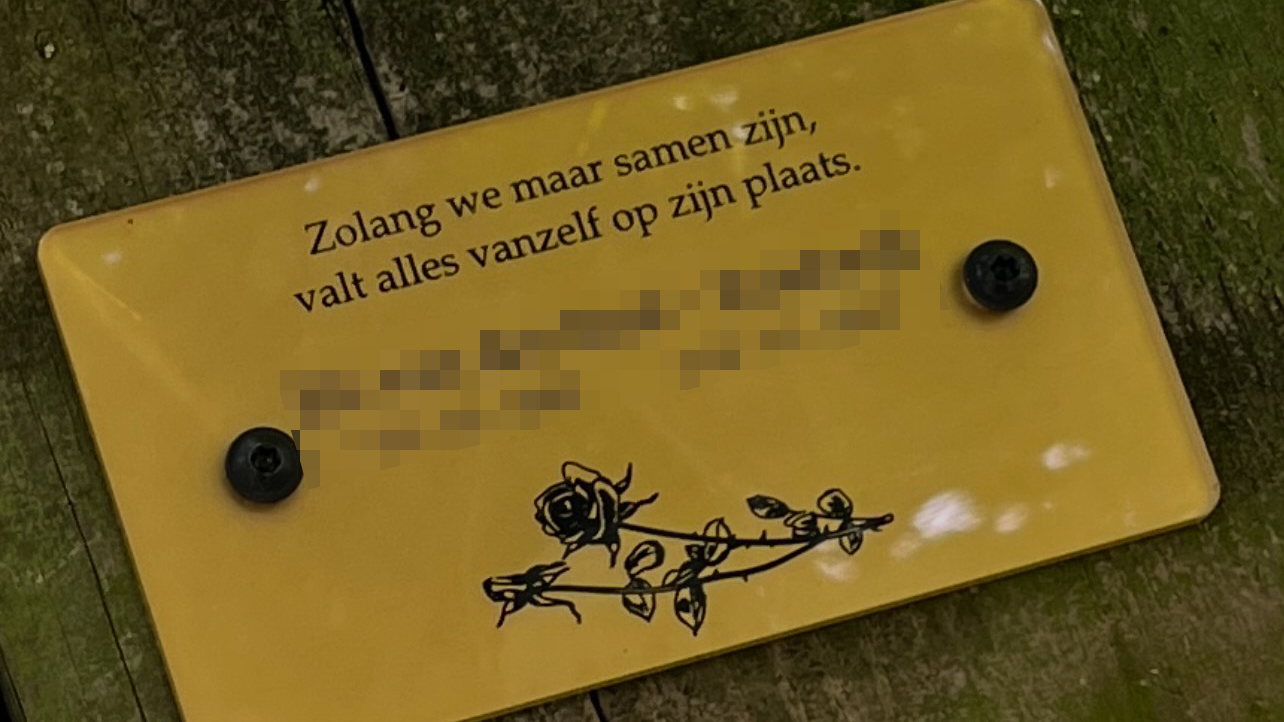 Gedenkplaat gestolen op begraafplaats Eikelenburg in Rijswijk