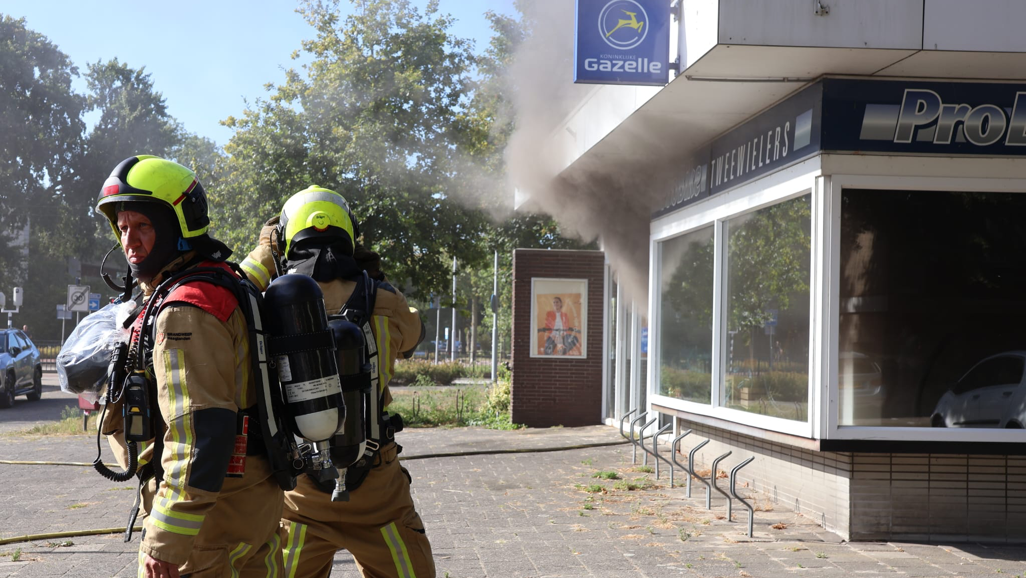 Flinke rookontwikkeling bij brand in fietsenwinkel Probike in Leidschendam