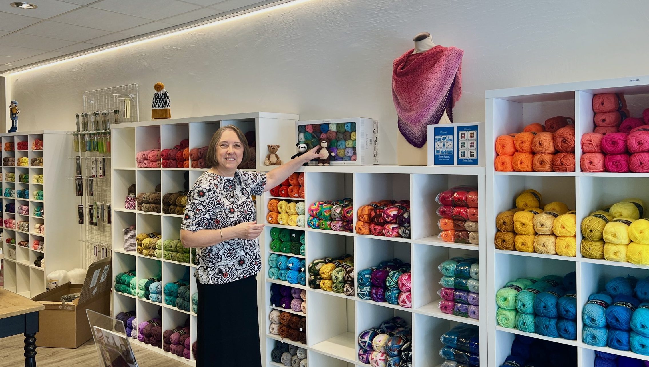 [VIDEO] The Plyground van Marion verhuist na 2 jaar naar een nieuw pand: “Het draait hier niet alleen om het verkopen van wol”