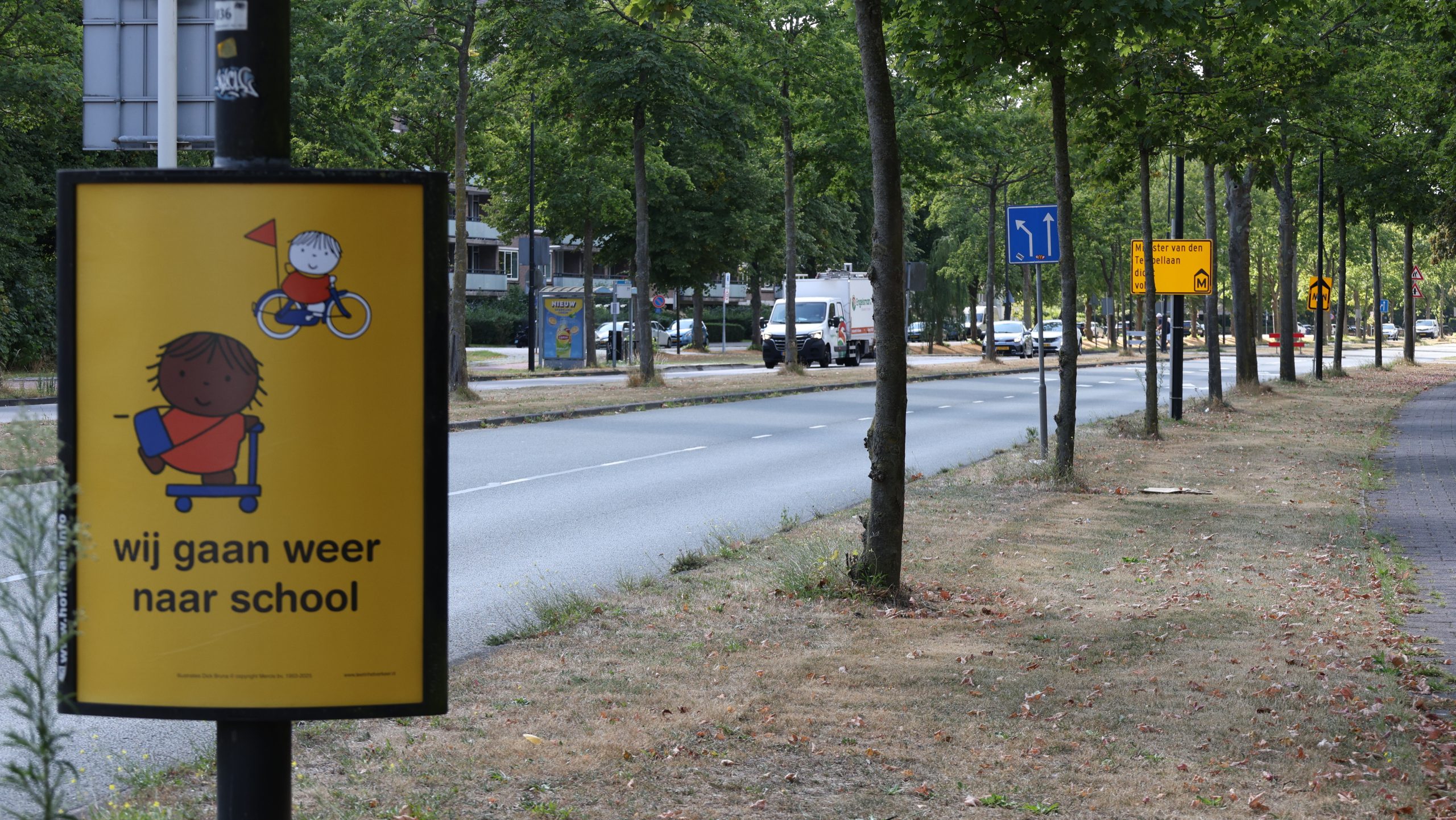 Gemeente Rijswijk plaatst borden voor start schooljaar Gemeente Rijswijk plaatst borden voor start schooljaar