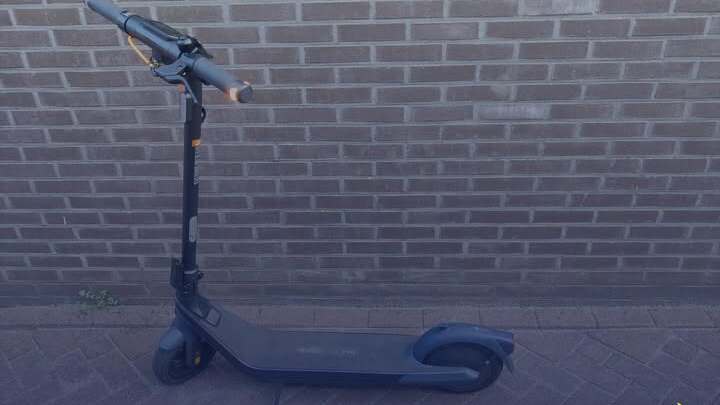 Politie neemt elektrische step in beslag in Nootdorp