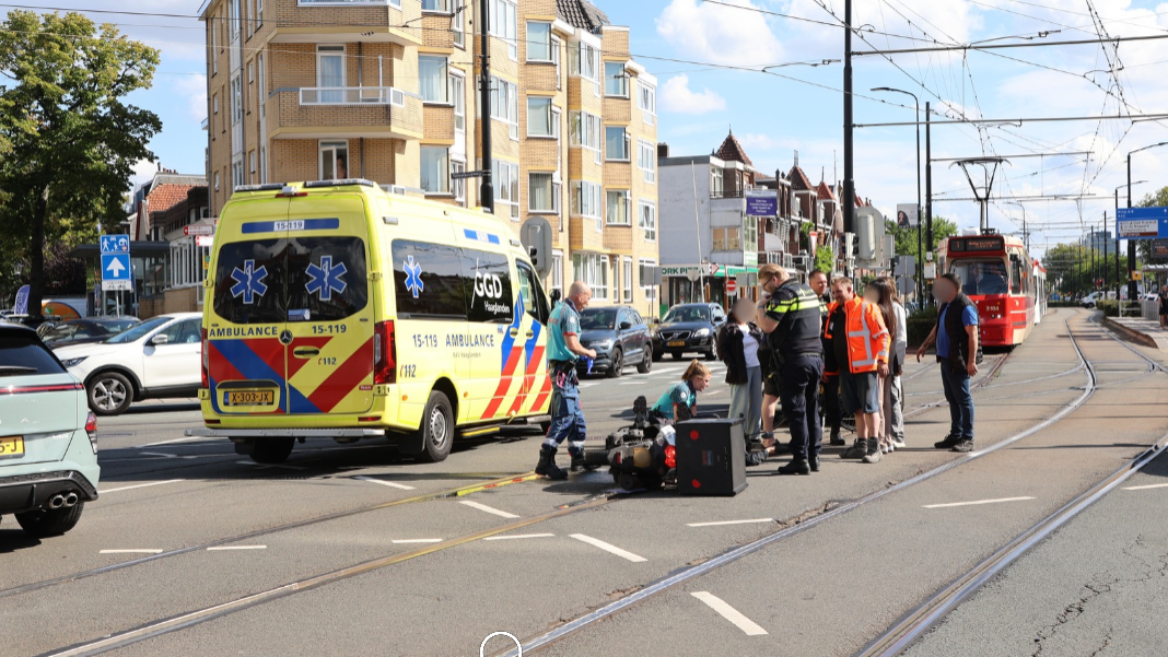 Scooterrijder gewond bij aanrijding op Haagweg in Rijswijk