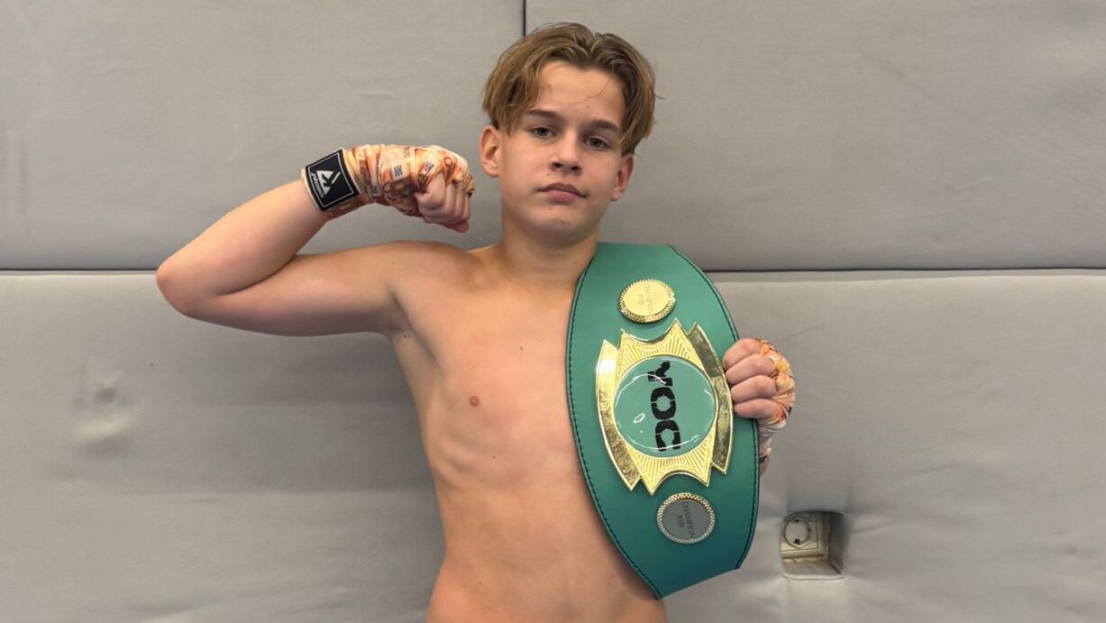 Rijswijkse kickbokser Tinus Kaffa opnieuw Europees kampioen