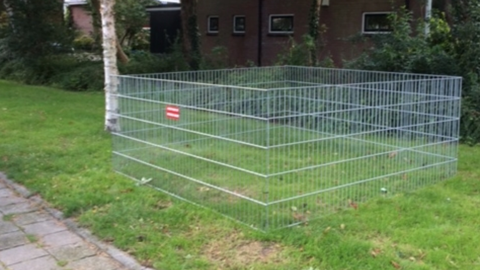 Gemeente plaatst bladkorven om bladoverlast te beperken