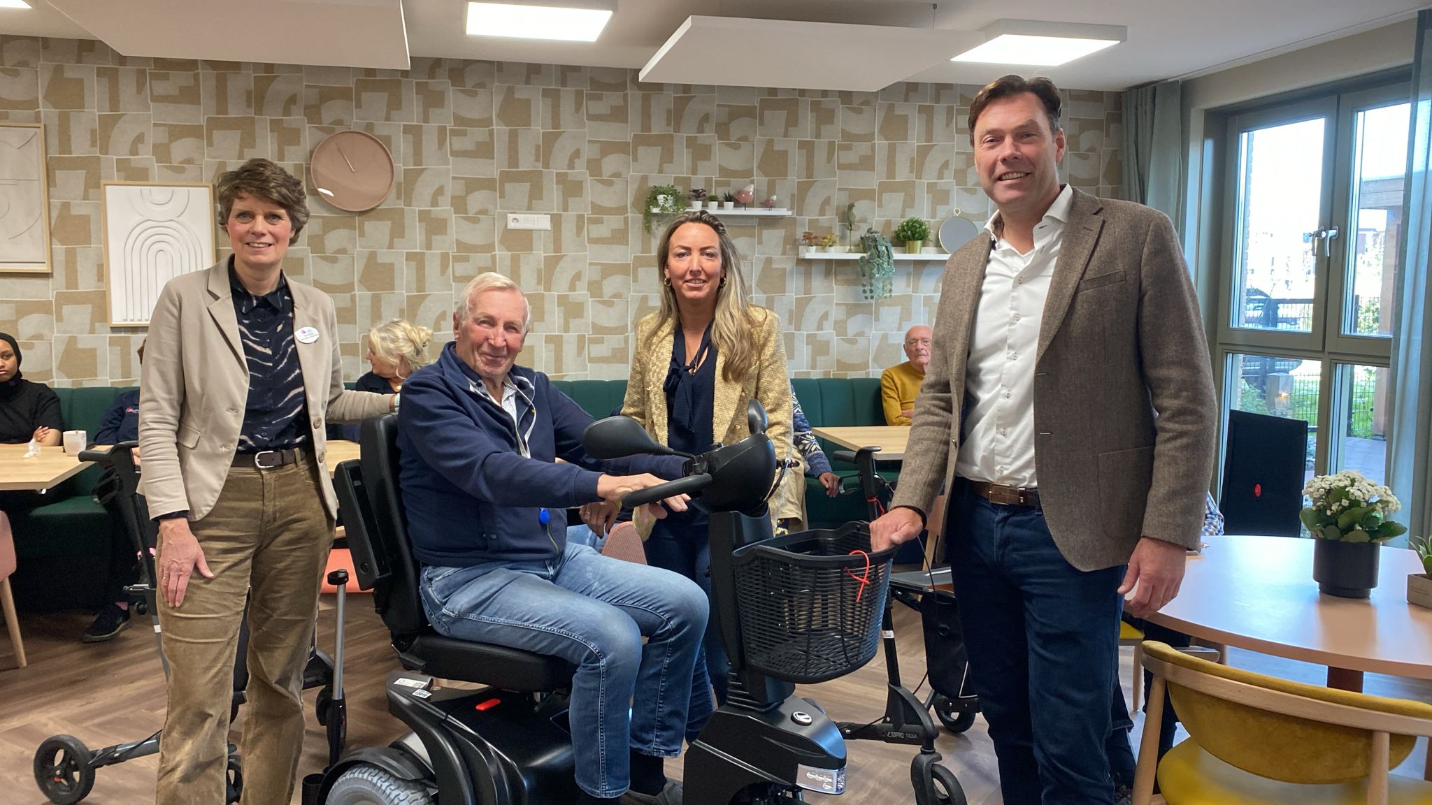 [VIDEO] Rijswijk start proef met deelscootmobielen: ‘Samen mobiel en zelfstandig blijven’