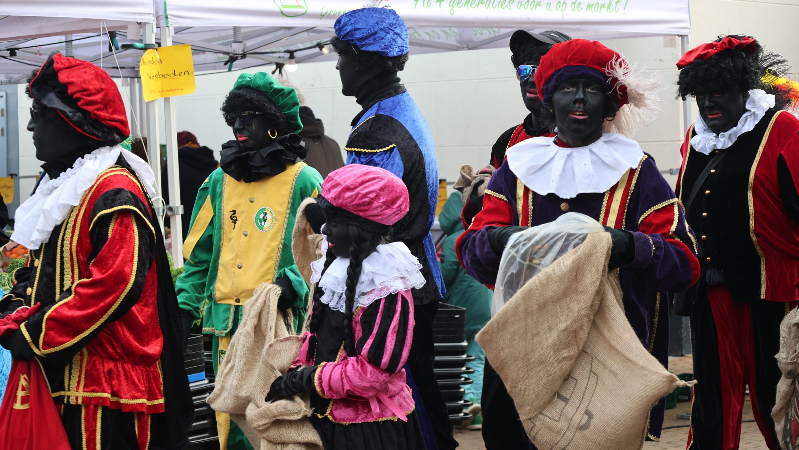 Gemeente veroordeelt Zwarte Pieten tijdens Sinterklaasintocht als intimidatie