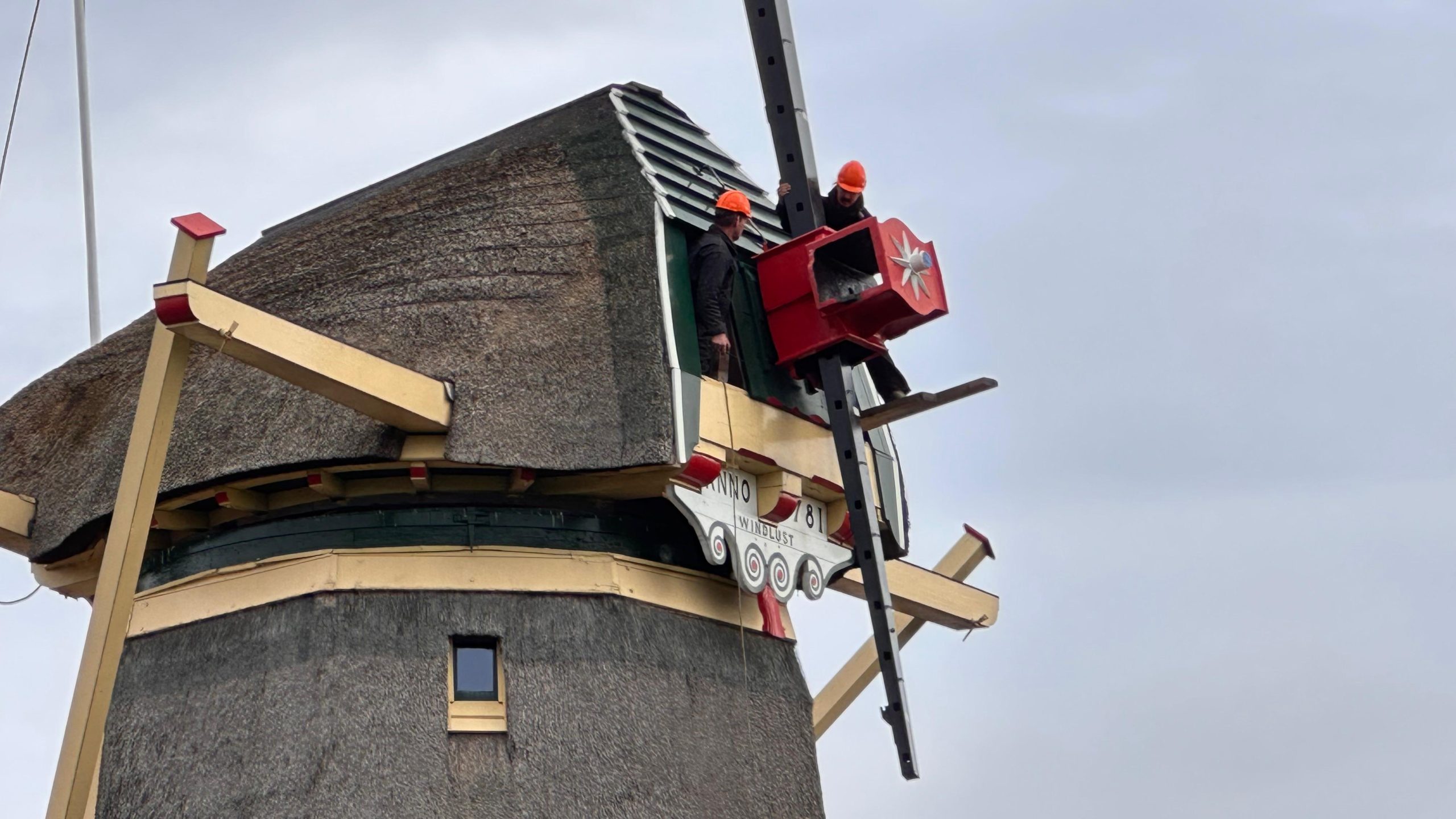 [VIDEO] Oude wieken vervangen bij molen Windlust in Nootdorp