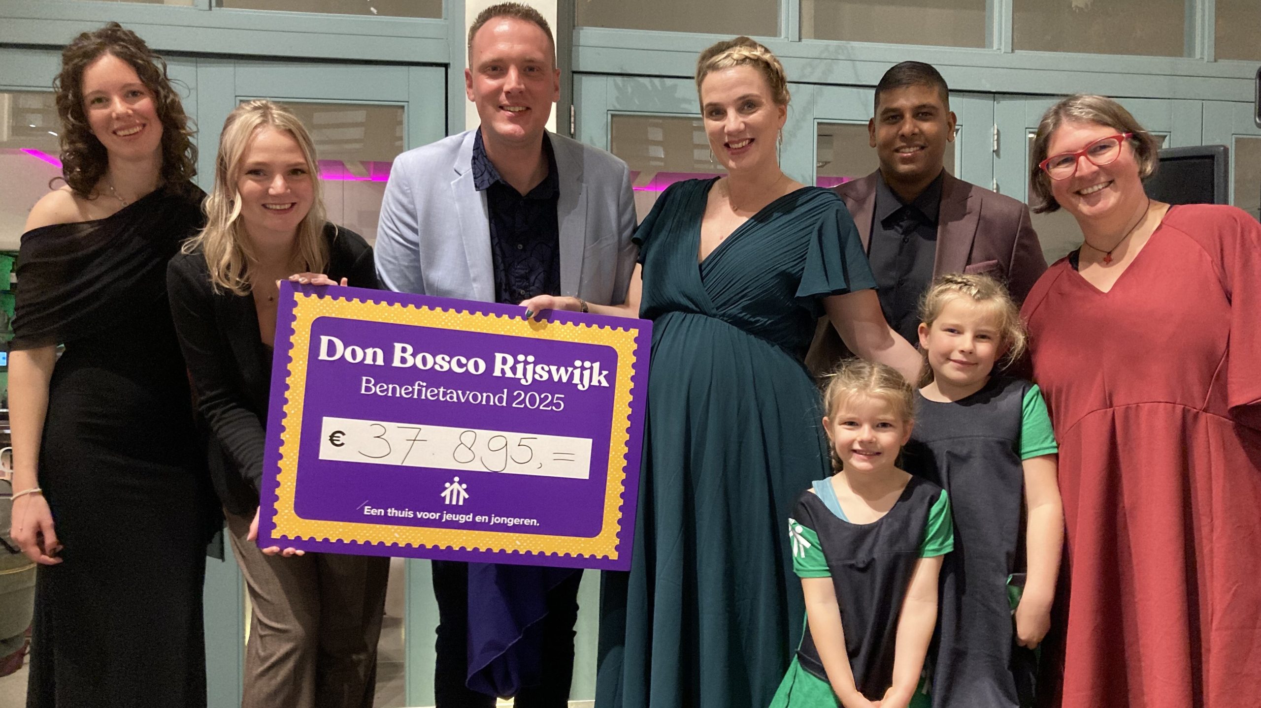 Benefietdiner Don Bosco Rijswijk levert bijna 38.000 euro op voor nieuw jeugdcentrum Benefietdiner Don Bosco Rijswijk levert bijna 38.000 euro op voor nieuw jeugdcentrum