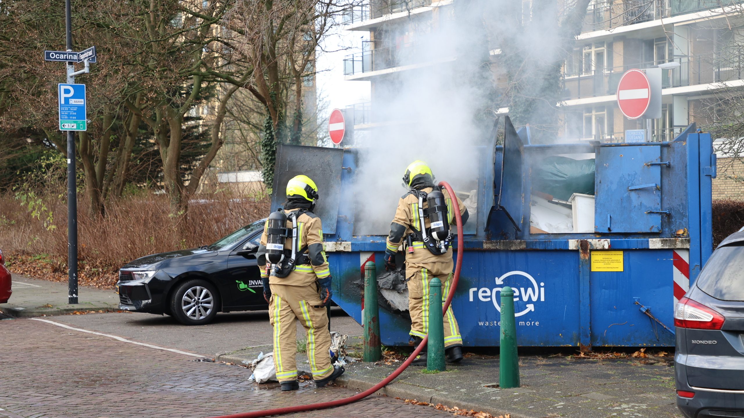 Containerbrand in Fagotstraat na vuurwerkincident Containerbrand in Fagotstraat na vuurwerkincident