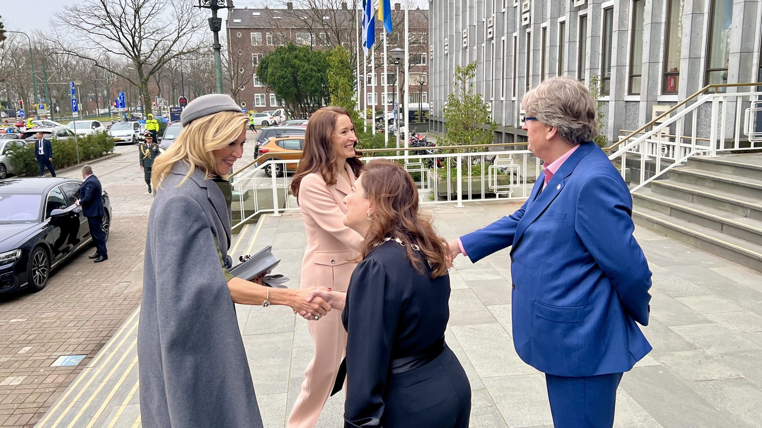 [VIDEO] Rijswijk ontvangt koningin Máxima en mevrouw Innes-Stubb voor bijeenkomst over femicide