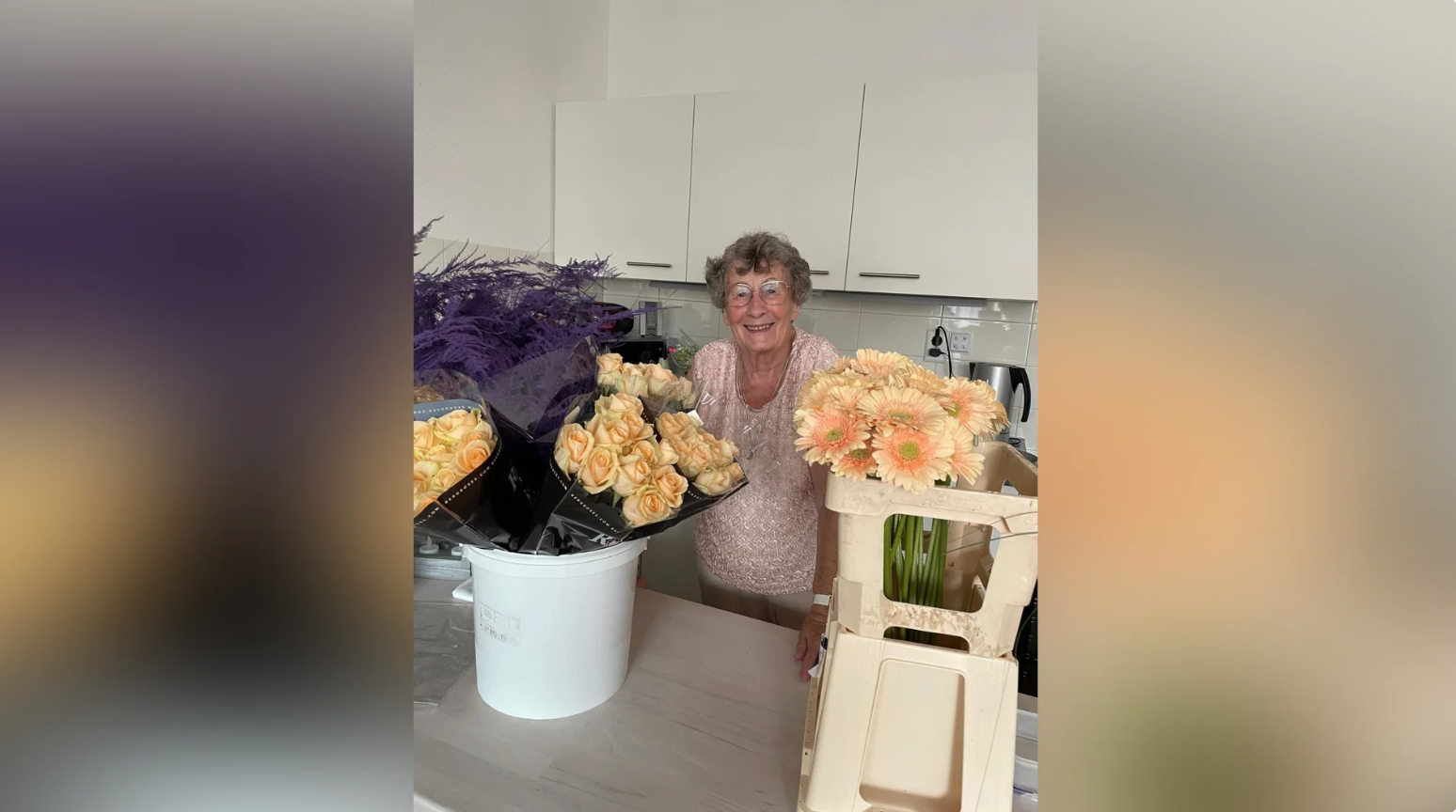 Bloemschikles in Rijswijk Buiten eert nalatenschap van Corry Kok Bloemschikles in Rijswijk Buiten eert nalatenschap van Corry Kok