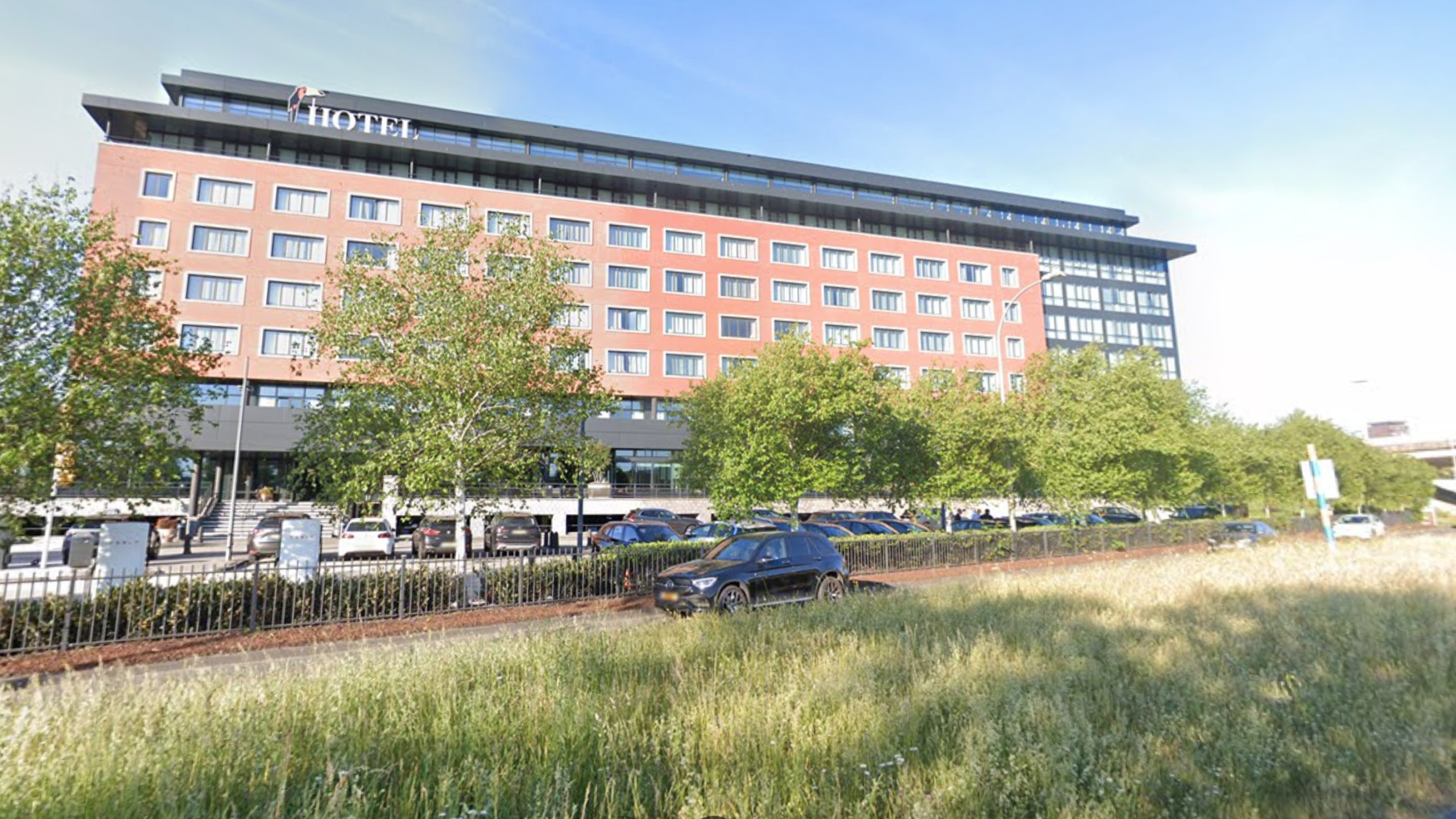 Tijdelijke asielopvang in hotel Nootdorp stopt, gemeente spreekt dank uit