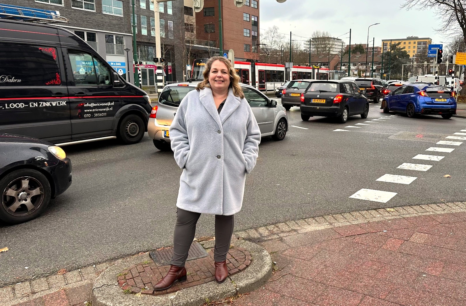 [VIDEO] Gemeente pakt druk kruispunt Volmerlaan/Treubstraat stapsgewijs aan