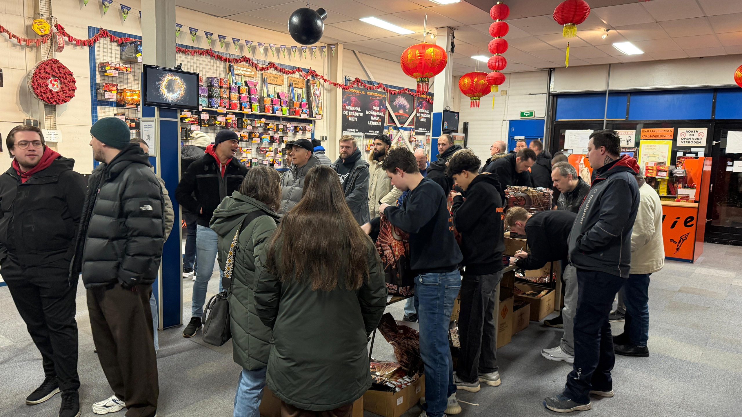 [VIDEO] Vuurwerkverkoop in Rijswijk van start