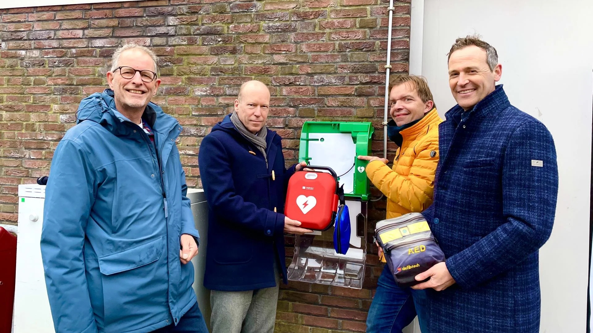 Gemeente investeert in dekkend netwerk van AED’s Gemeente investeert in dekkend netwerk van AED’s
