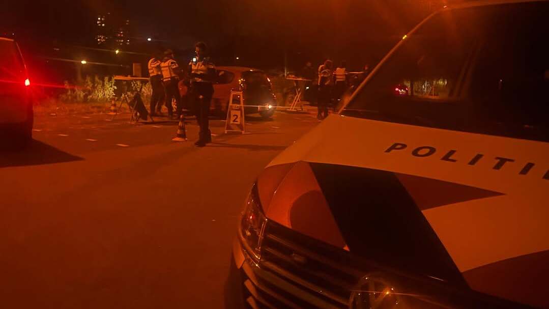 Politie Rijswijk houdt verkeerscontrole bij Wilhelminapark, meerdere bekeuringen en twee aanhoudingen Politie Rijswijk houdt verkeerscontrole bij Wilhelminapark, meerdere bekeuringen en twee aanhoudingen