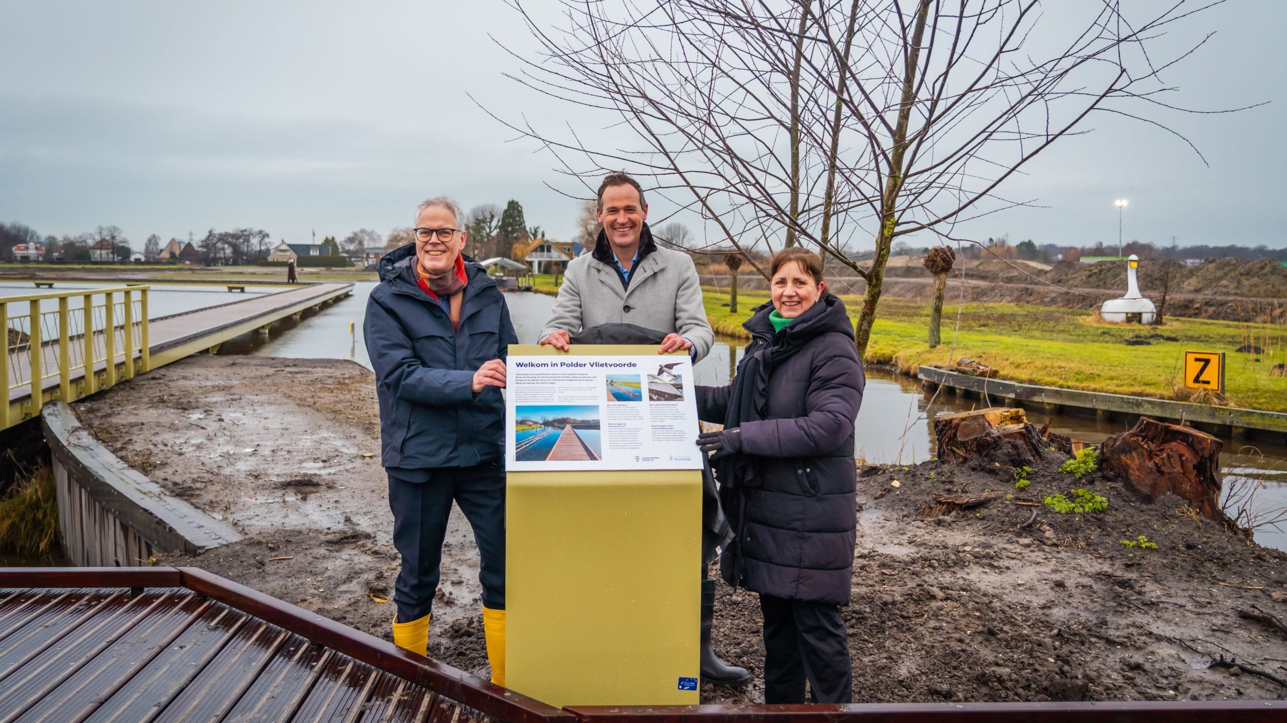 Eerste blik op Polder Vlietvoorde met vissenbos en zwaluwwand Eerste blik op Polder Vlietvoorde met vissenbos en zwaluwwand