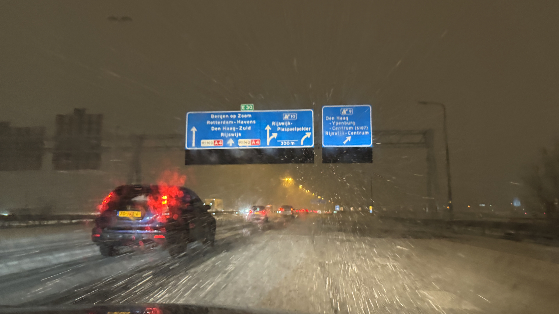 Sneeuwstorm zorgt voor witte ochtendpits