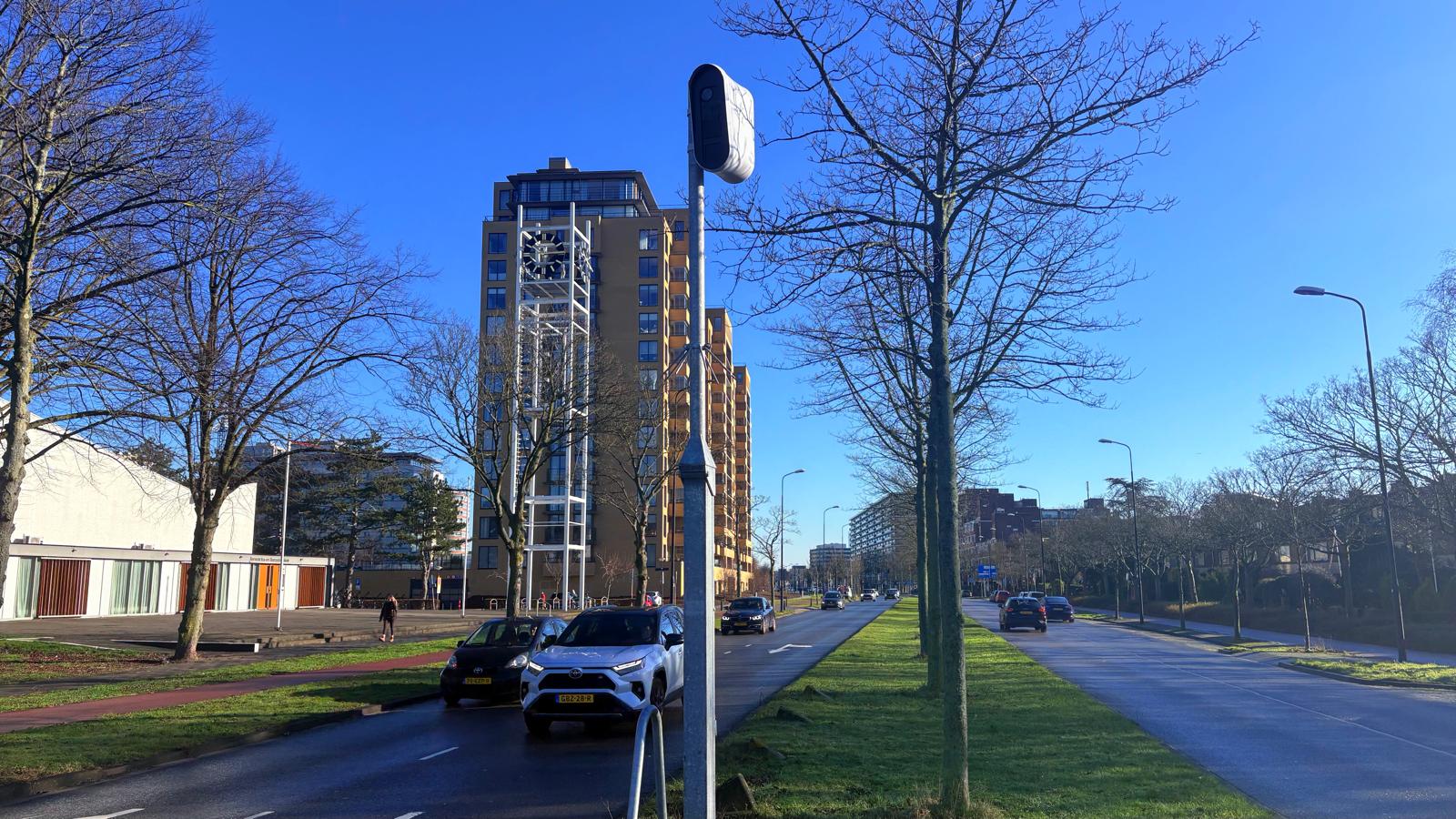 Flitspaal op Lange Kleiweg moet verkeersveiligheid drastisch verbeteren Flitspaal op Lange Kleiweg moet verkeersveiligheid drastisch verbeteren
