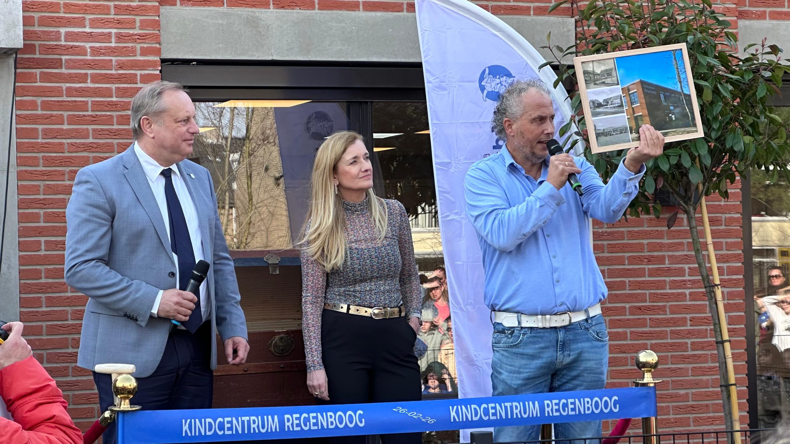 [VIDEO] Feestelijke opening Kindcentrum De Regenboog