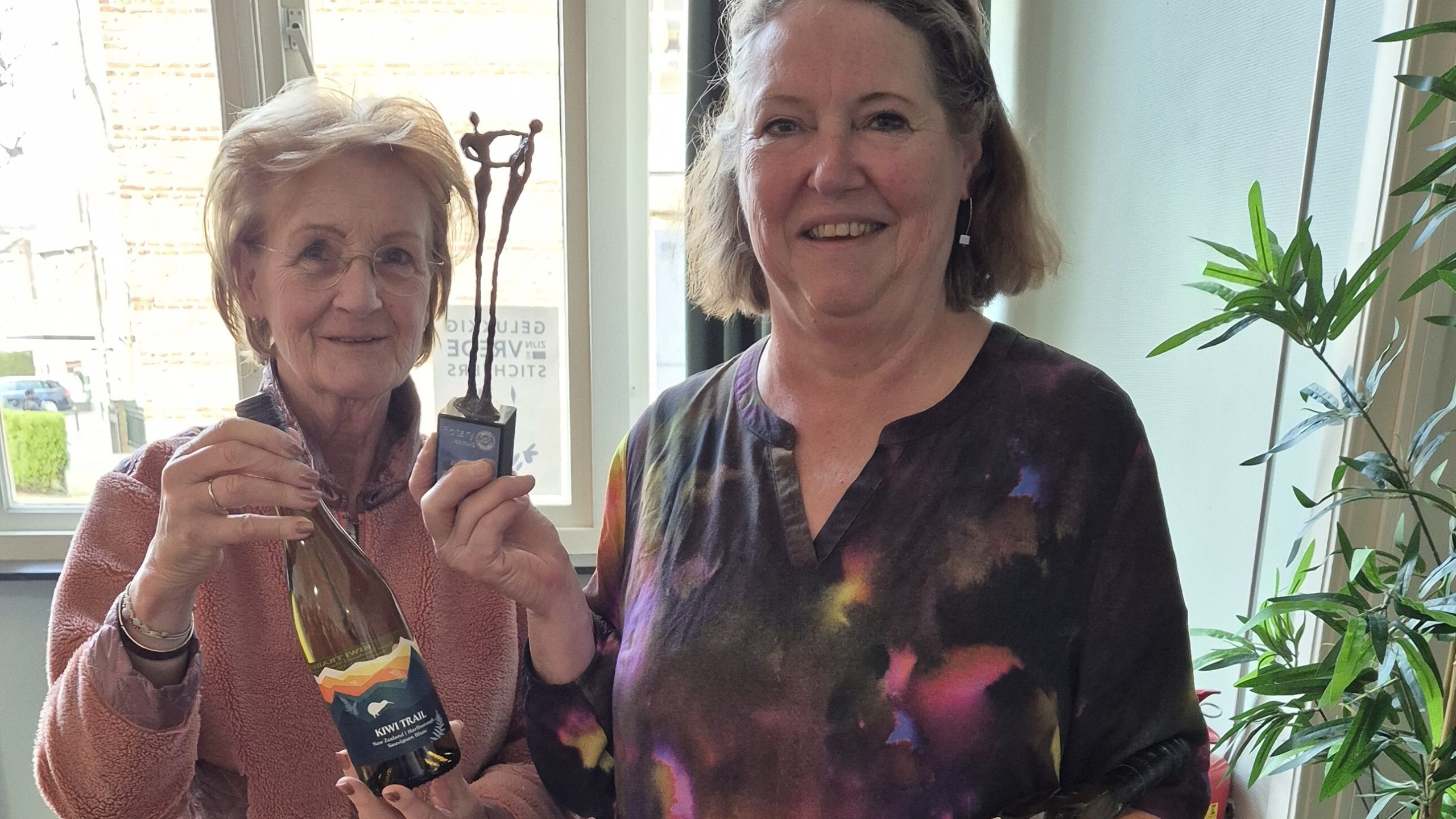 Hospice Het Vliethuys krijgt 1300 euro van bridgers voor nood-zuurstofpakket Hospice Het Vliethuys krijgt 1300 euro van bridgers voor nood-zuurstofpakket