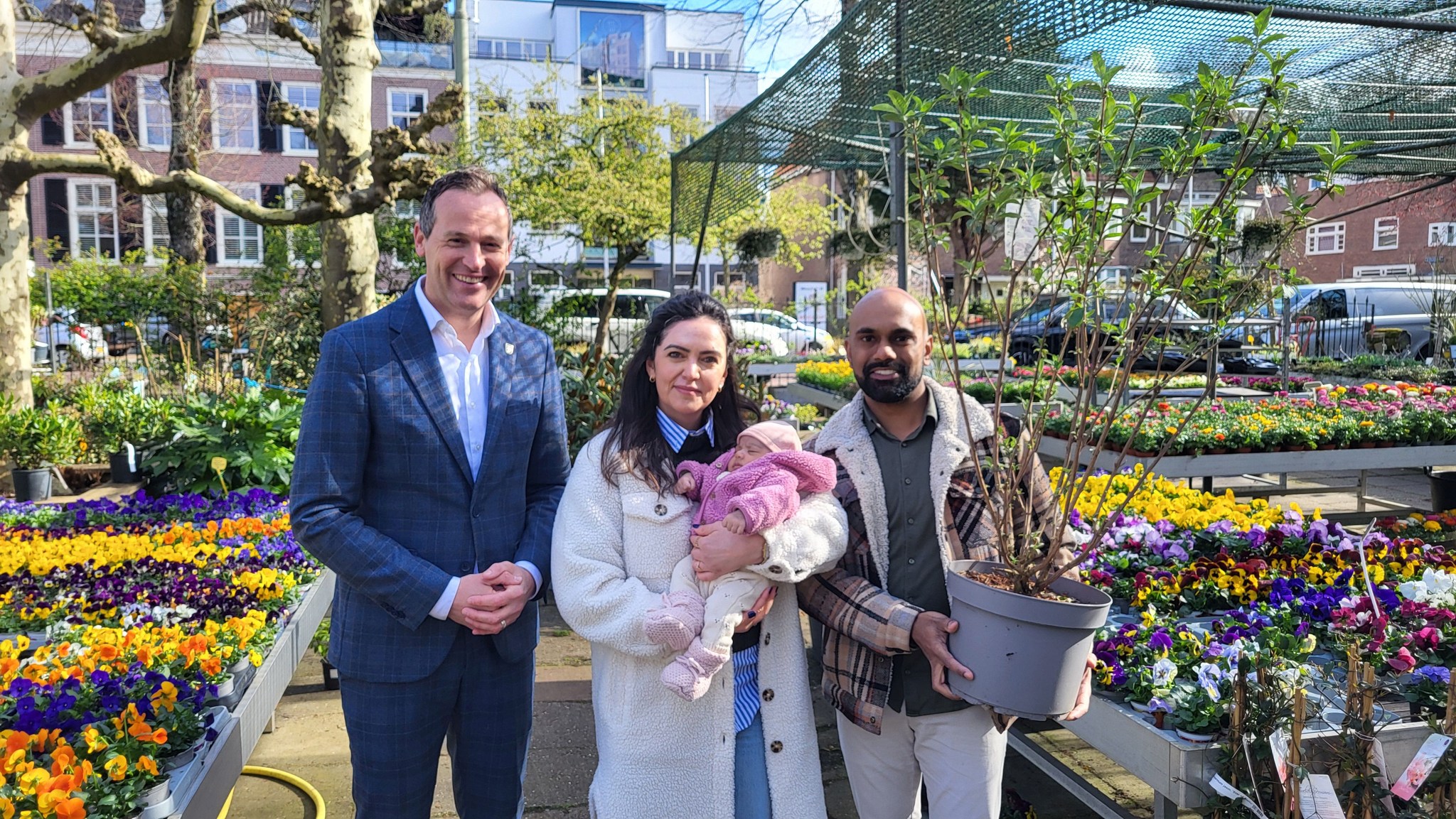 Eerste ‘geboorteboompje’ in Leidschendam-Voorburg opgehaald