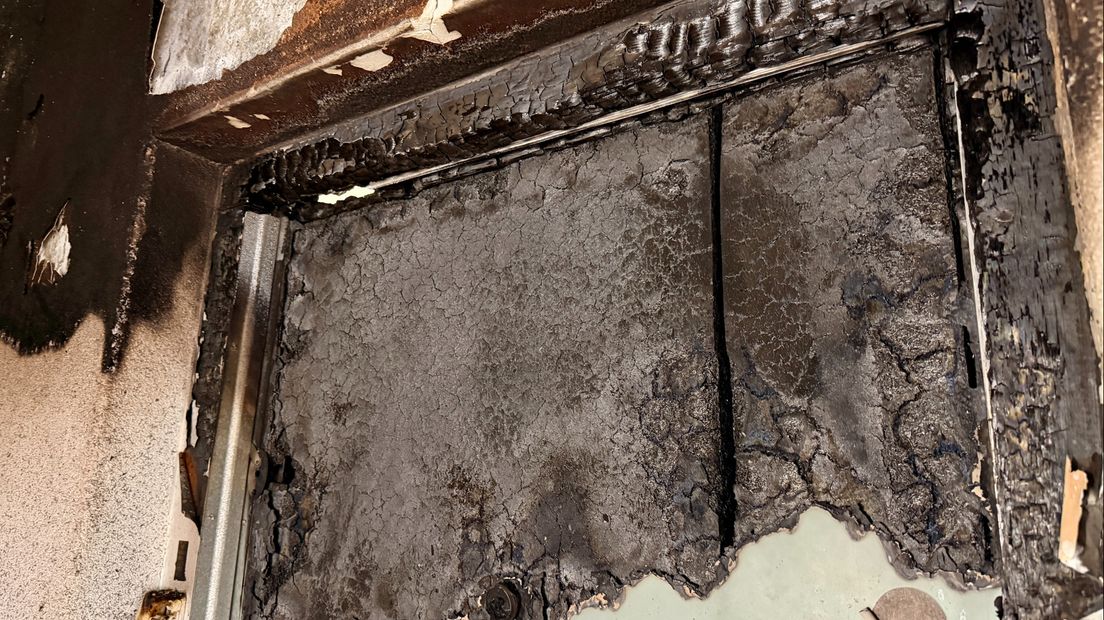 Moeder en zoon ternauwernood gered bij brand in Voorburgse flat Moeder en zoon ternauwernood gered bij brand in Voorburgse flat