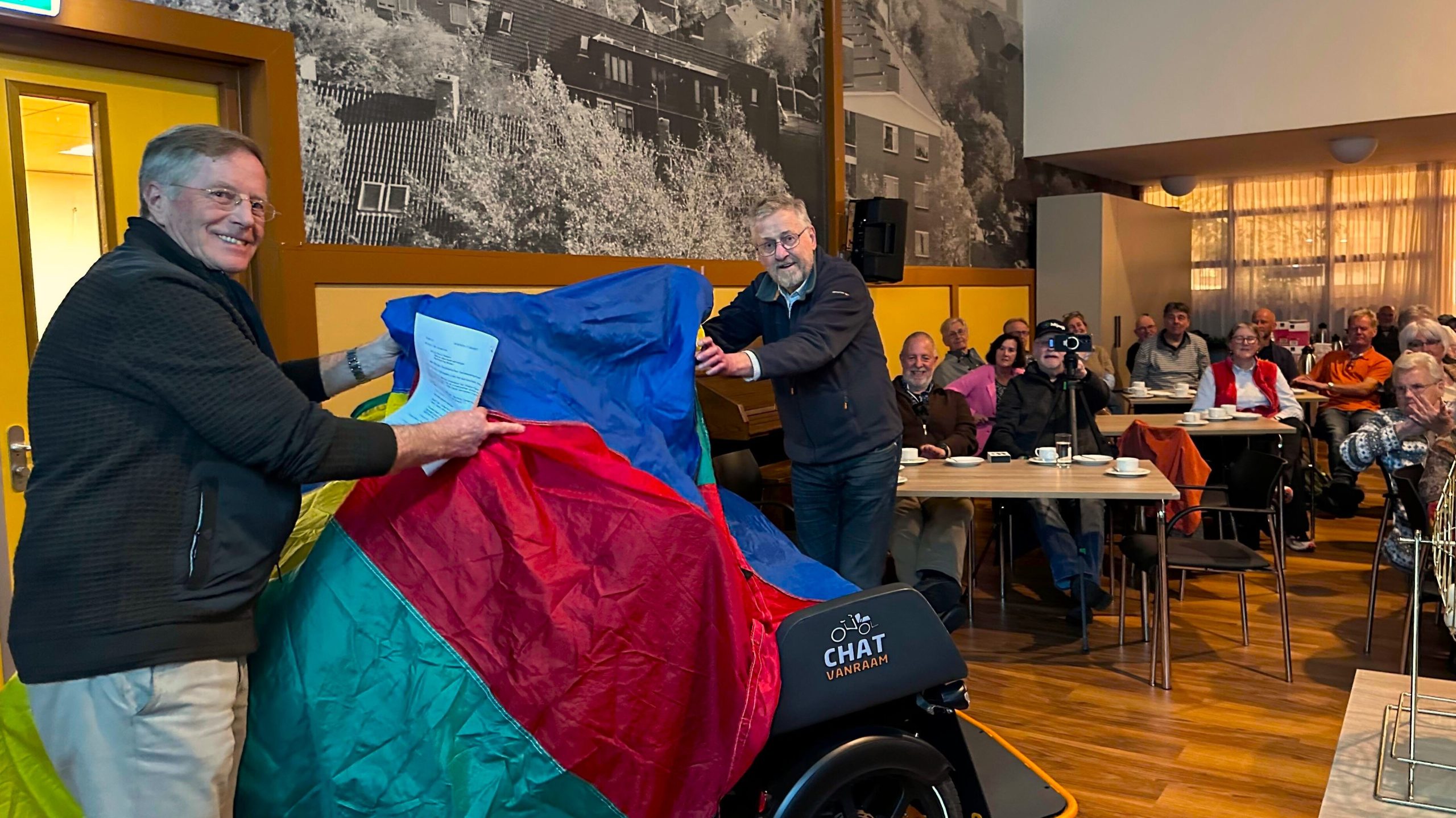 Rijswijk viert tiende duofiets in Onderwatershof