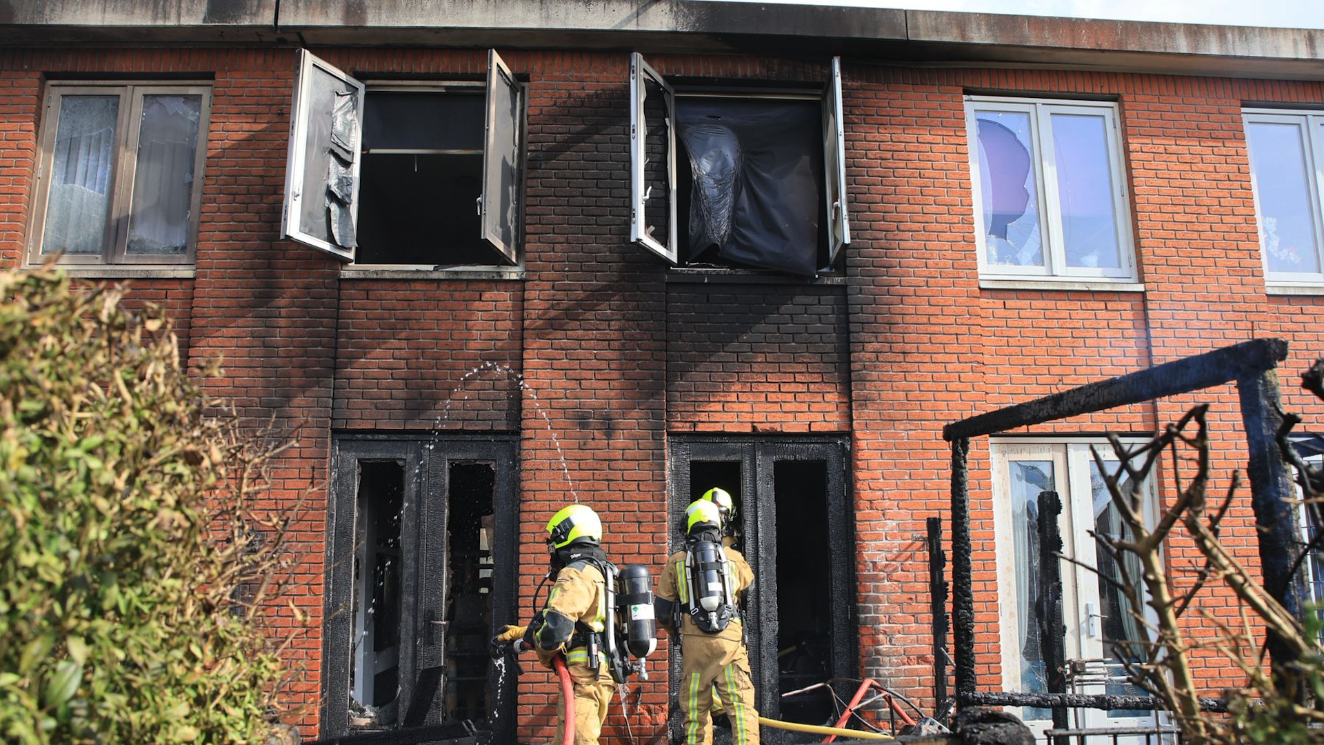 Woning zwaar beschadigd na brand en explosie in Nootdorp