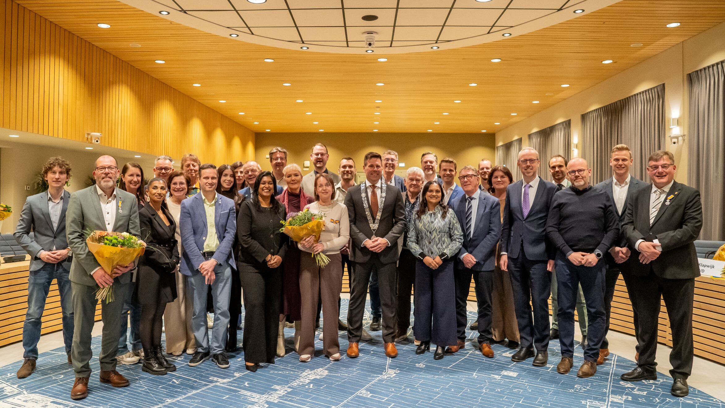 Lintjes voor vertrekkende raadsleden in Pijnacker-Nootdorp Lintjes voor vertrekkende raadsleden in Pijnacker-Nootdorp